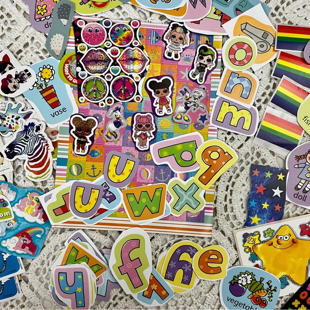 Sticker lot, kid approved - Picture 14 of 15